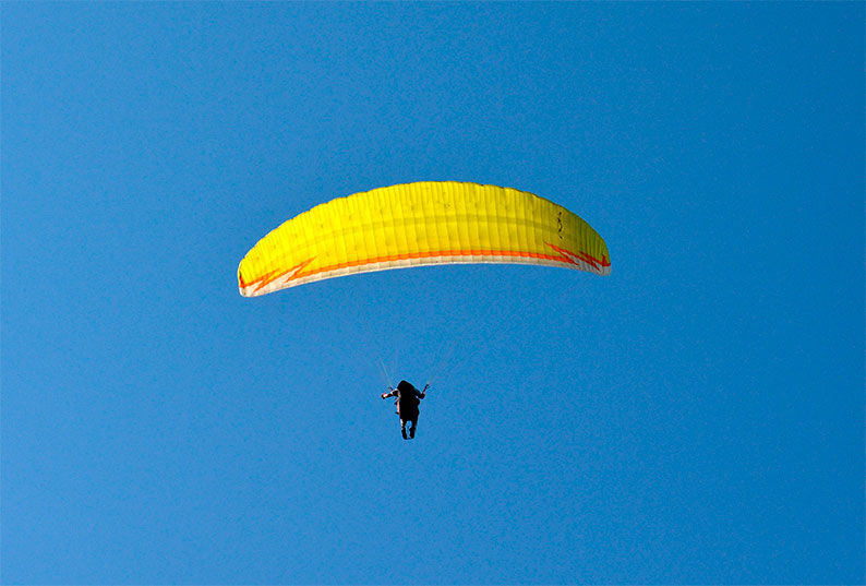 Fallecen dos hombres en un accidente de parapente en Alarilla