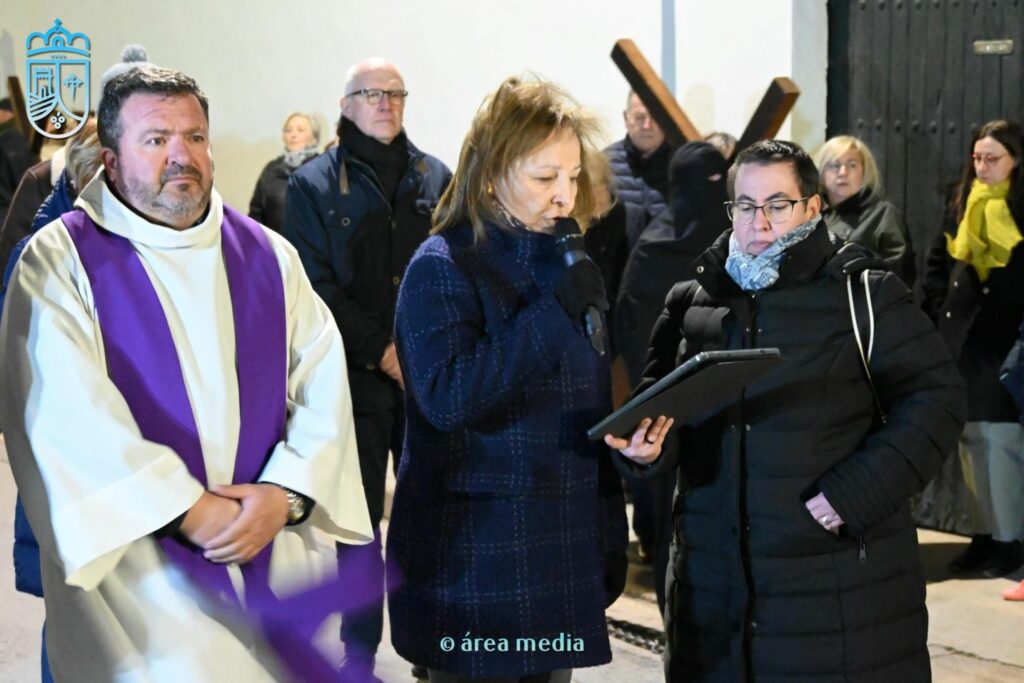 La Cofradía de los Crucíferos de la Caridad vuelve a recorrer Socuéllamos en un Martes Santo marcado por la fe 15 cofradia cruciferos socuellamos semana santa 15