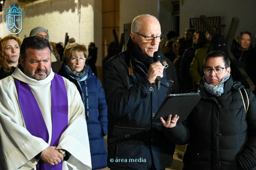 La Cofradía de los Crucíferos de la Caridad vuelve a recorrer Socuéllamos en un Martes Santo marcado por la fe 20 cofradia cruciferos socuellamos semana santa 20