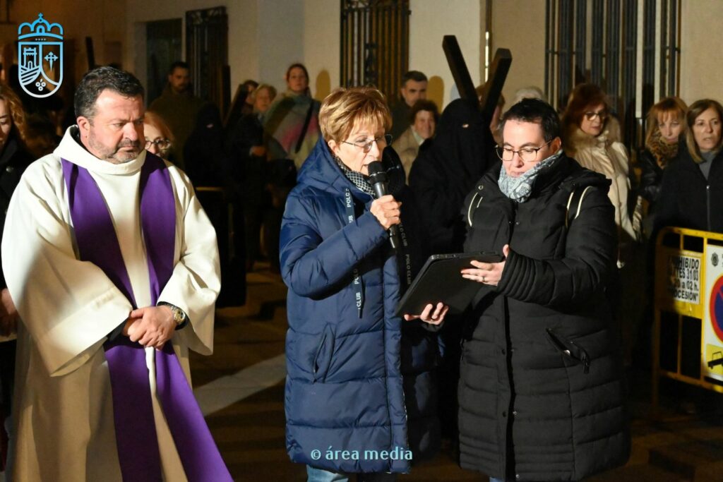 La Cofradía de los Crucíferos de la Caridad vuelve a recorrer Socuéllamos en un Martes Santo marcado por la fe 27 cofradia cruciferos socuellamos semana santa 27