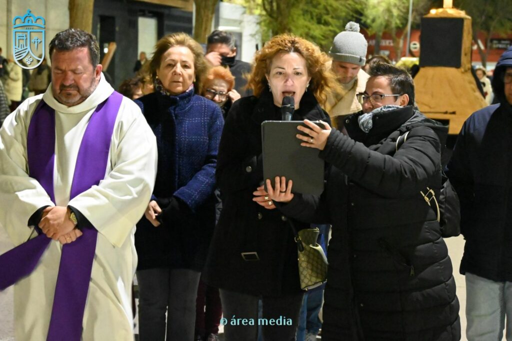 La Cofradía de los Crucíferos de la Caridad vuelve a recorrer Socuéllamos en un Martes Santo marcado por la fe 32 cofradia cruciferos socuellamos semana santa 32