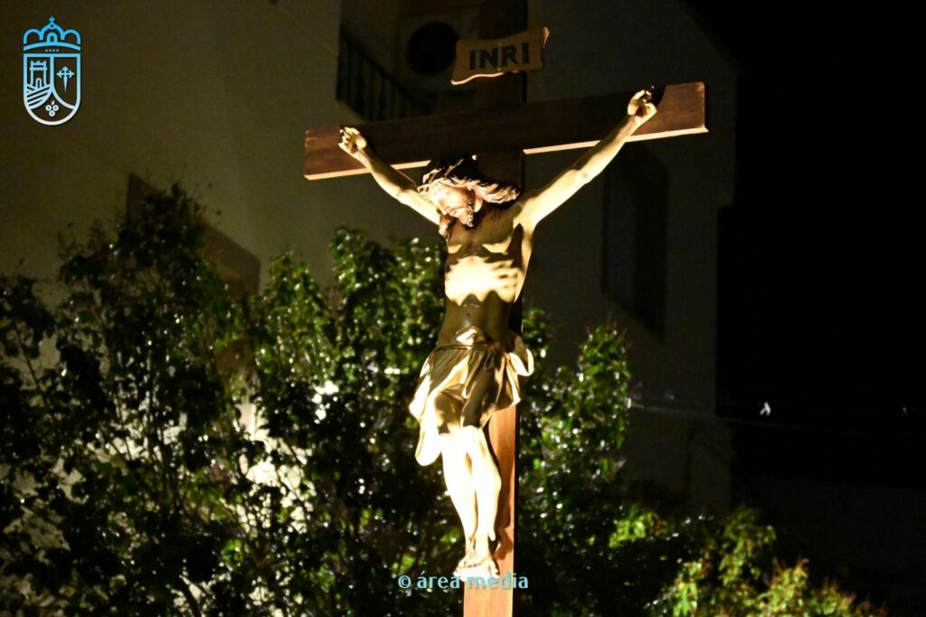 La Cofradía de los Crucíferos de la Caridad vuelve a recorrer Socuéllamos en un Martes Santo marcado por la fe 6 cofradia cruciferos socuellamos semana santa 6