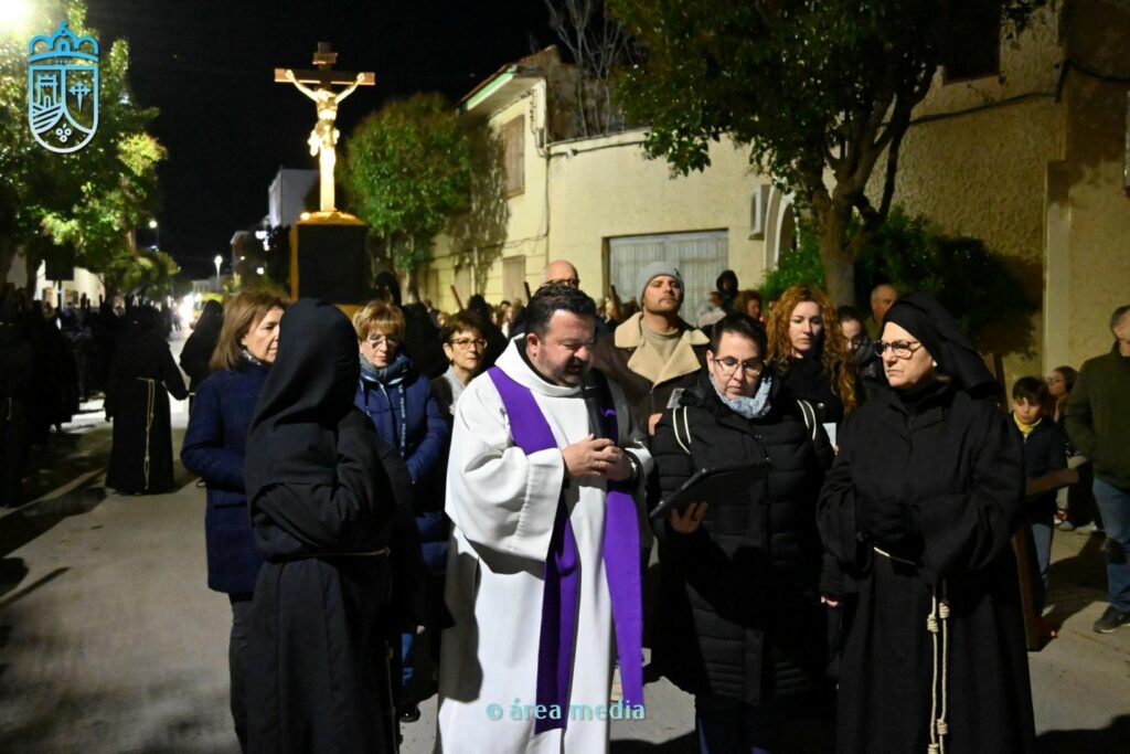 La Cofradía de los Crucíferos de la Caridad vuelve a recorrer Socuéllamos en un Martes Santo marcado por la fe 7 cofradia cruciferos socuellamos semana santa 7