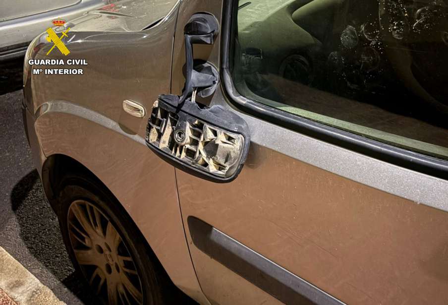 La Guardia Civil de Albacete detiene a un menor de edad por causar daños en nueve vehículos 1 danosnuevvehiculosalbacete 2