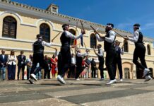 Villacañas presenta a los Danzantes del Santísimo Cristo de la Viga en una jornada soleada Villacañas presenta a los Danzantes del Santísimo Cristo de la Viga en una jornada soleada