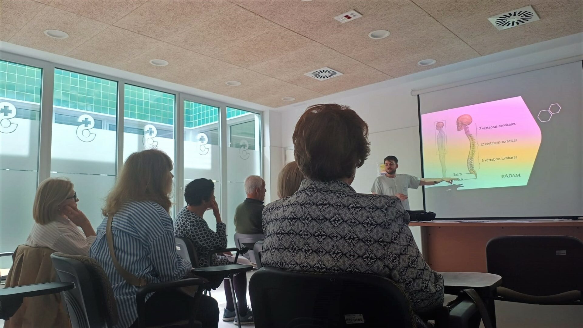 El Centro de Salud Tomelloso I enseña a prevenir el dolor de espalda con consejos sencillos