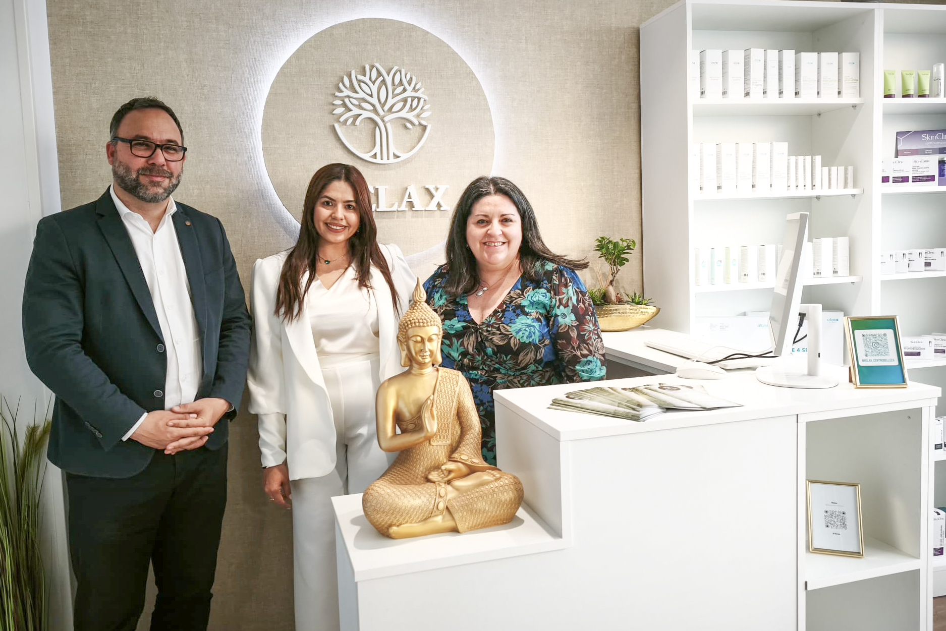 El alcalde felicita a Yulimar Neira por la apertura de “Relax, Centro de Belleza y Cuidado” en Tomelloso