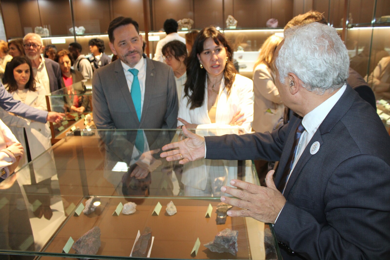 El Gobierno de García-Page acomete una legislatura “netamente inversora” en Almadén con proyectos que superan los 16 millones de euros 4 El Gobierno de García-Page acomete una legislatura “netamente inversora” en Almadén con proyectos que superan los 16 millones de euros