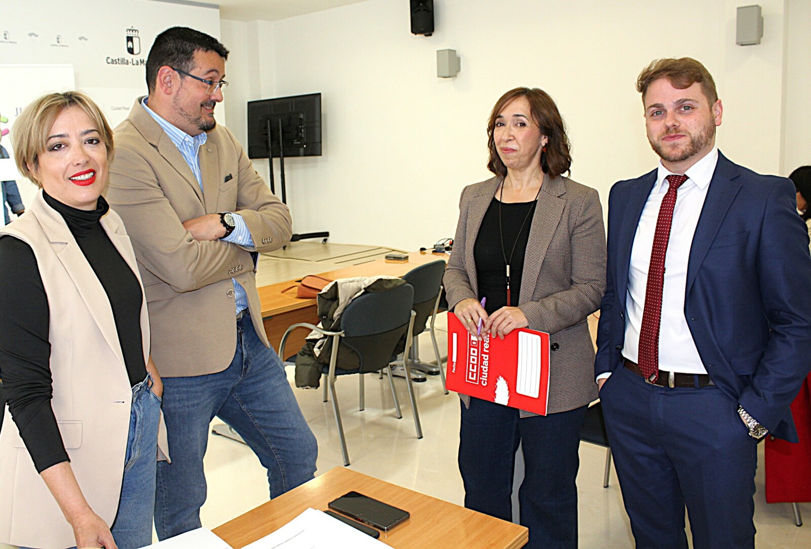 La Junta y los agentes sociales destacan el éxito del Jurado Arbitral al resolver la mitad de los conflictos laborales en Ciudad Real 2 El Gobierno de García-Page y los agentes sociales destacan el éxito del Jurado Arbitral al resolver la mitad de los conflictos laborales en Ciudad Real