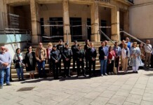 Castilla-La Mancha lanza un llamamiento a la sociedad para que se aleje de los mensajes negacionistas: “Las mujeres sufrimos una violencia estructural que nos asesina, que nos mata” El Gobierno regional lanza un llamamiento a la sociedad para que se aleje de los mensajes negacionistas: “Las mujeres sufrimos una violencia estructural que nos asesina, que nos mata”