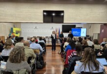 La Junta reafirma su apuesta por los Proyectos de Innovación Educativa fomentando encuentros entre los centros educativos participantes El Gobierno regional reafirma su apuesta por los Proyectos de Innovación Educativa fomentando encuentros entre los centros educativos participantes