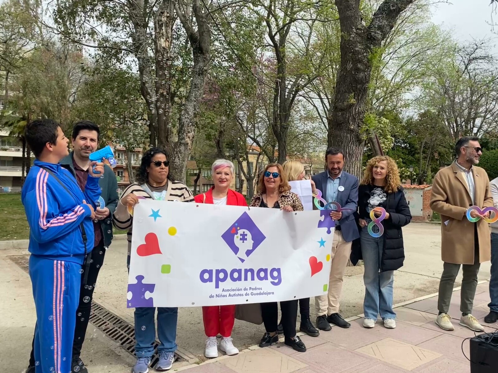 La Junta refuerza su apoyo a las personas con autismo con nuevas plazas públicas en el centro de día de APANAG en Guadalajara 3 El Gobierno regional refuerza su apoyo a las personas con autismo con nuevas plazas públicas en el centro de día de APANAG en Guadalajara
