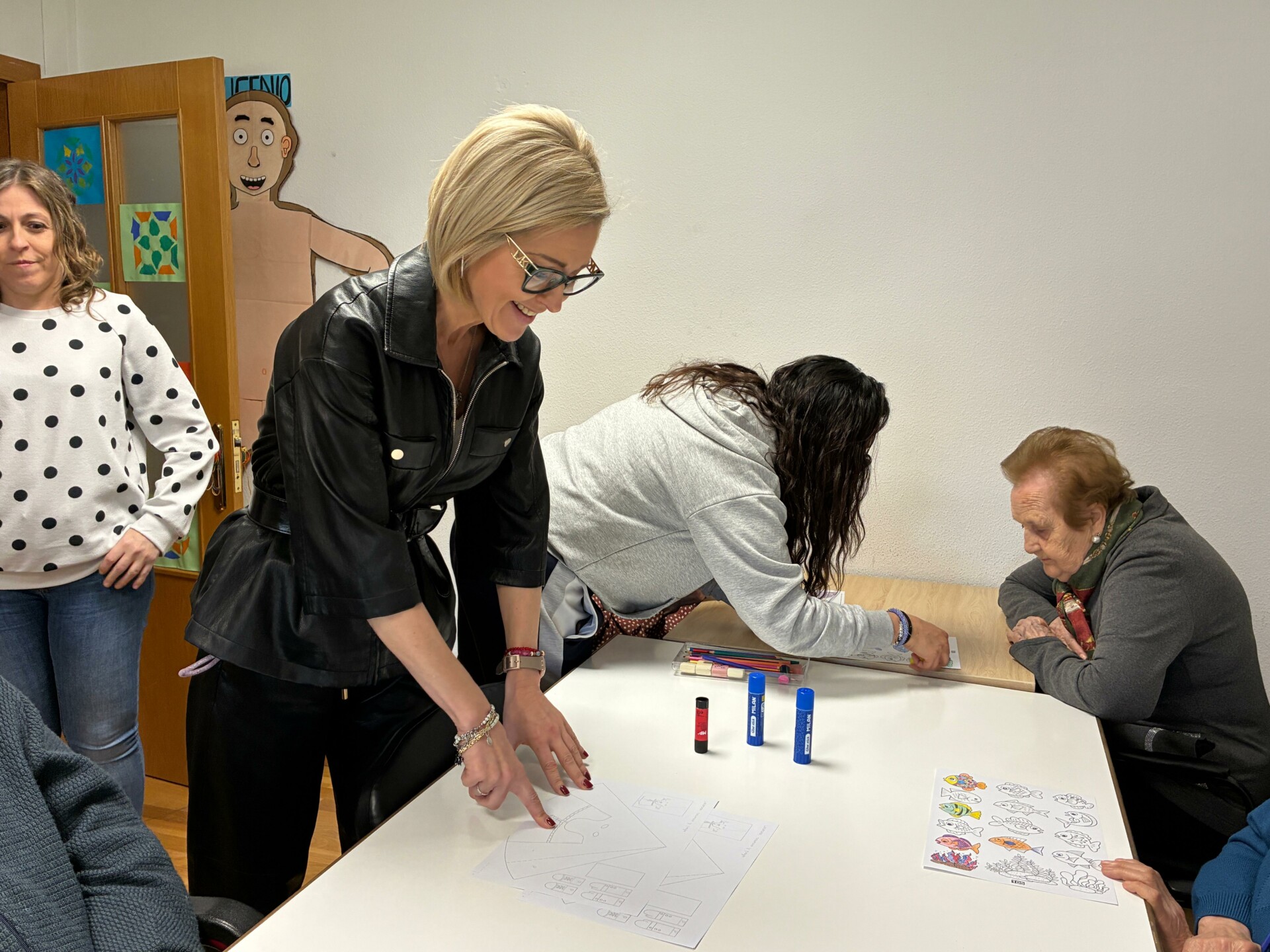 El Gobierno regional respalda la atención especializada a personas con Alzheimer en Cuenca a través de la Unidad de Respiro de AFYEDALCU