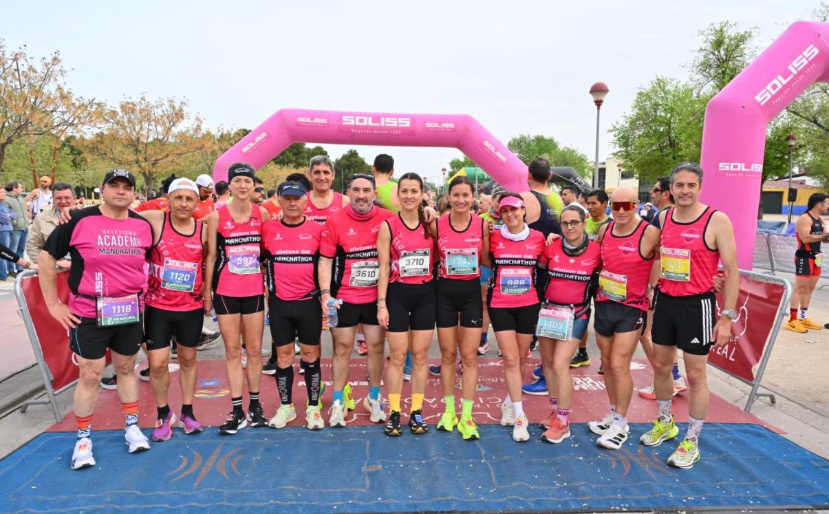 Abril de éxitos para el MANCHATHON: podios, maratones internacionales y nuevas marcas personales