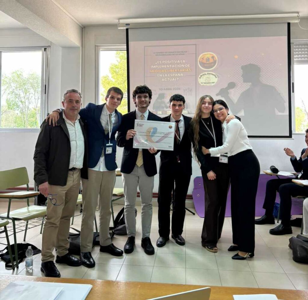 El equipo de debate del IES Garcilaso de la Vega se impone en la final del IX Torneo de Debate Escolar del centro 5 ies garcilaso villacanas 7