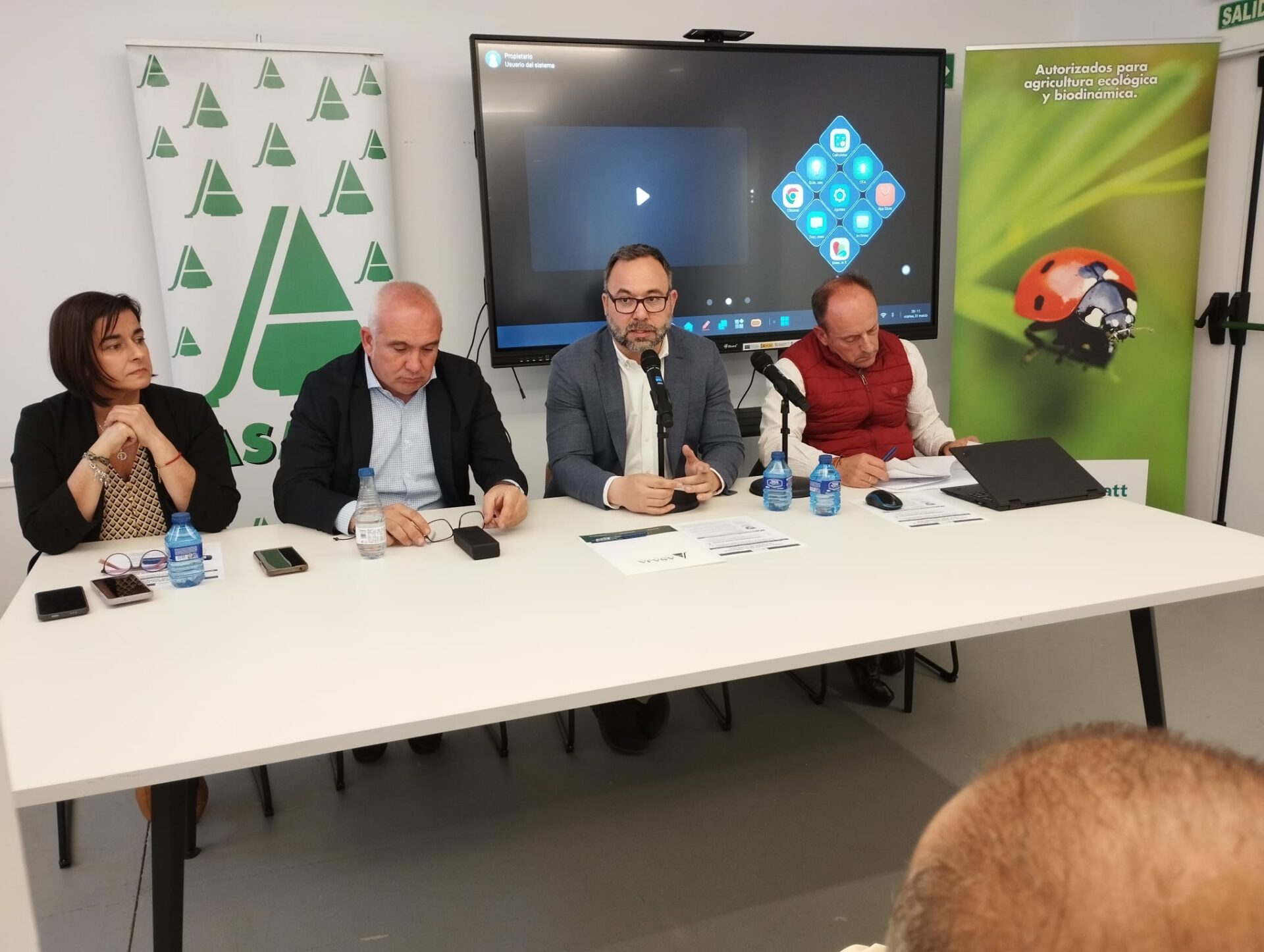 ASAJA Ciudad Real analiza en Tomelloso la grave problemática de la plaga de conejos y reclama medidas eficaces y urgentes