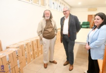 La Biblioteca de Tomelloso recibe un legado único de casi 4.000 libros de poesía española e hispanoamericana La Biblioteca recibe un legado único de casi 4.000 libros de poesía española e hispanoamericana