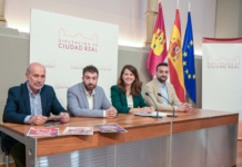 La Diputación de Ciudad Real impulsa el programa “Recorre Fiestas de Interés Turístico Regional” con las Universidades Populares para visitar las Cruces y los Mayos de Pedro Muñoz, Piedrabuena y Villanueva de los Infantes La Diputación de Ciudad Real impulsa el programa “Recorre Fiestas de Interés Turístico Regional” con las Universidades Populares para visitar las Cruces y los Mayos de Pedro Muñoz, Piedrabuena y Villanueva de los Infantes