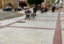 Campaña especial de limpieza de bancos y acerado en las calles de Villacañas Campaña especial de limpieza de bancos y acerado en las calles de Villacañas