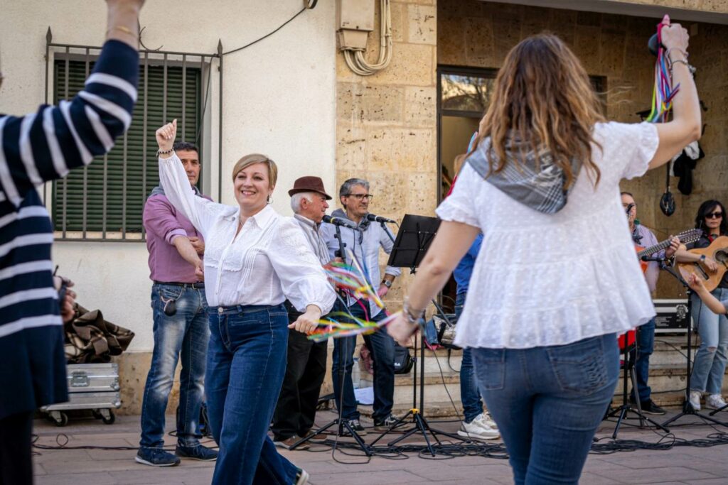 Argamasilla de Alba volvió a llenar su Plaza de tradición, convivencia y alegría con la XIX Fiesta del Manteo del Pelele 15 manteopeleleargamasilla 15