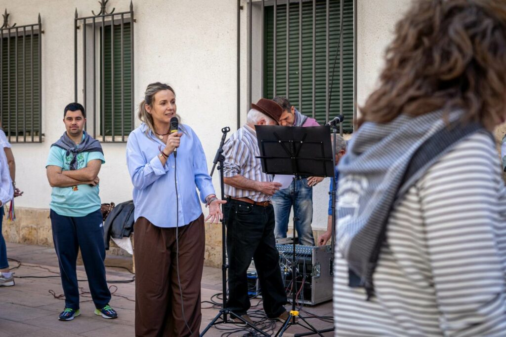 Argamasilla de Alba volvió a llenar su Plaza de tradición, convivencia y alegría con la XIX Fiesta del Manteo del Pelele 3 manteopeleleargamasilla 3