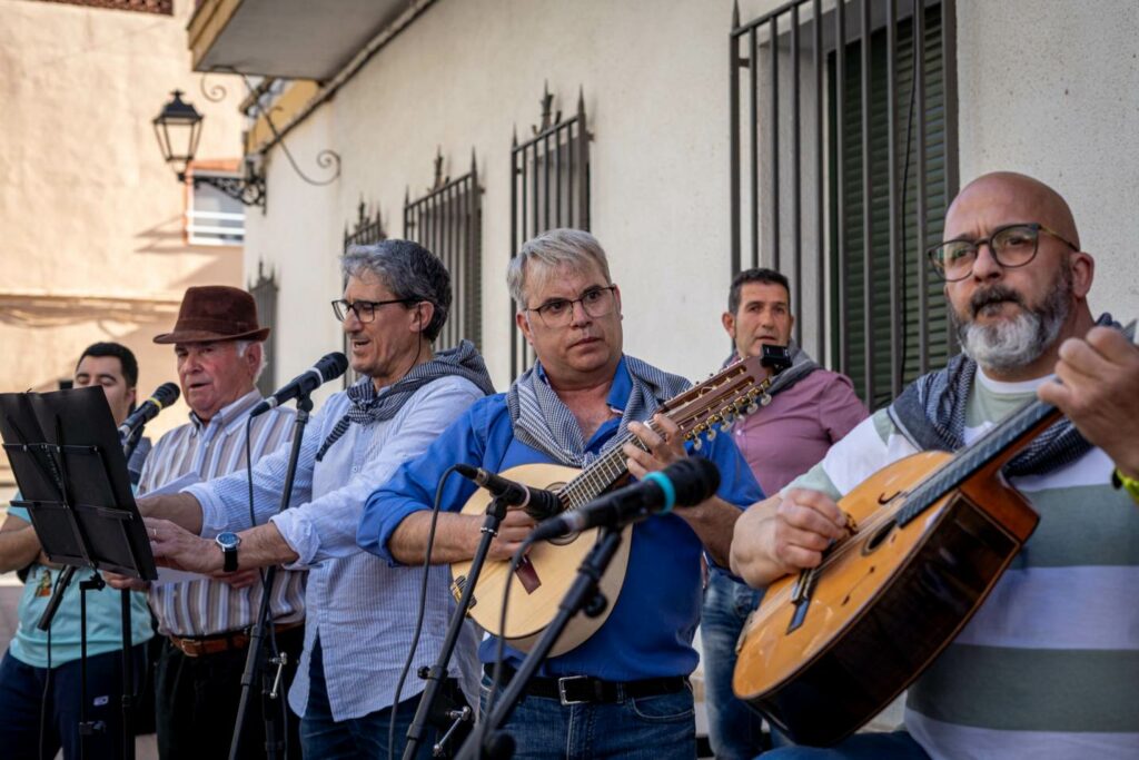 Argamasilla de Alba volvió a llenar su Plaza de tradición, convivencia y alegría con la XIX Fiesta del Manteo del Pelele 8 manteopeleleargamasilla 8