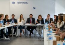 Núñez apuesta por “reducir impuestos, apoyar a autónomos y empresas y generar oportunidades en la región” NúñeApuesta por “reducir impuestos, apoyar a autónomos y empresas y generar oportunidades en la región”