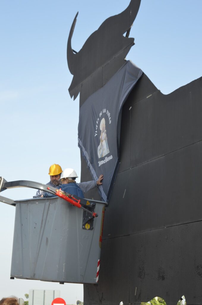 panuelo toro osborne tomelloso 8