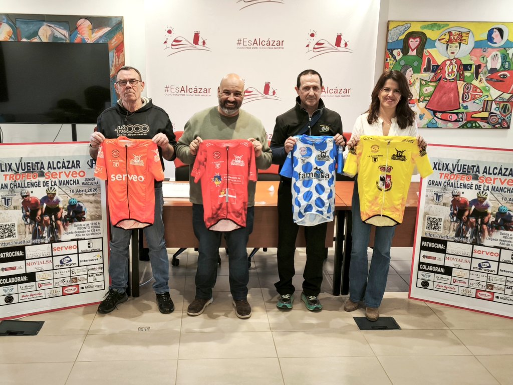 Pelayo reafirma el apoyo de la Diputación al deporte base en una Vuelta Ciclista a Alcázar que roza el medio siglo
