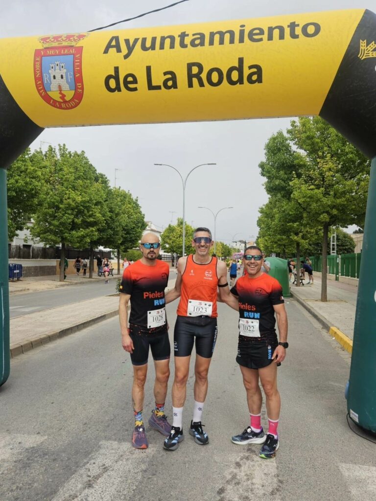 Los Pieles Run disfrutan de la Media Maratón de La Roda 1 pielesrun roda 2