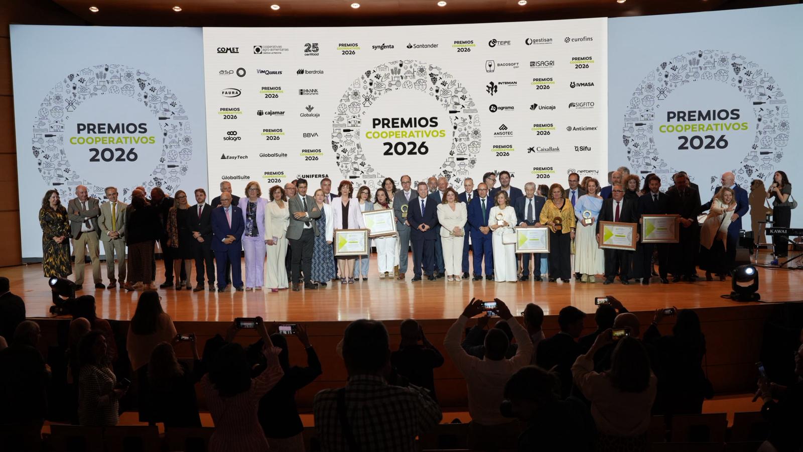 Cooperativas Agro-alimentarias Castilla-La Mancha celebra los V Premios Cooperativos premiando a Bodegas Cristo de la Vega, Bodegas Alcardet, Bodegas Latúe, Nuestra Señora de la Antigua y Santo Tomás y Ontalba