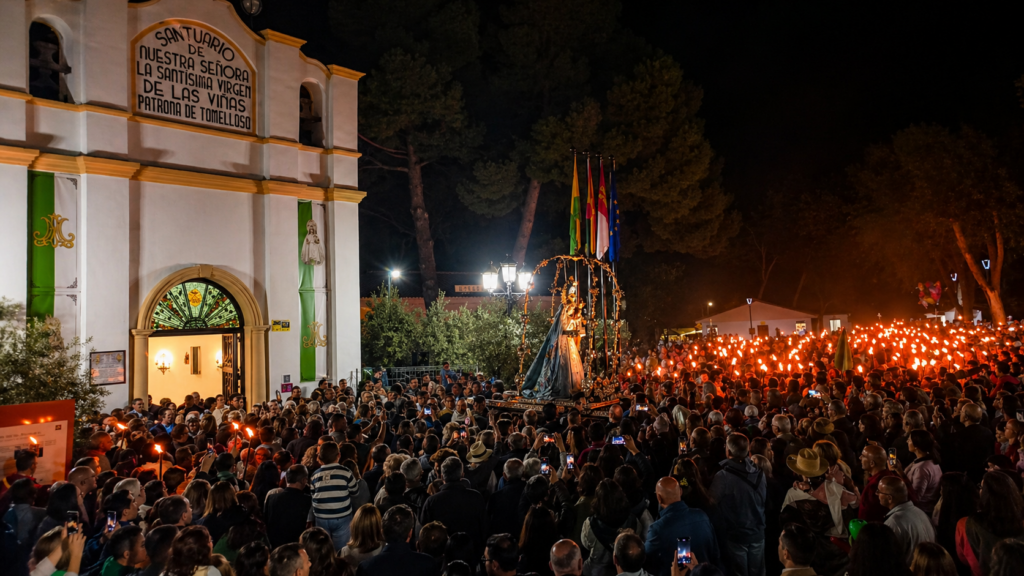 procesion antorchas tomelloso romeria 2026 14