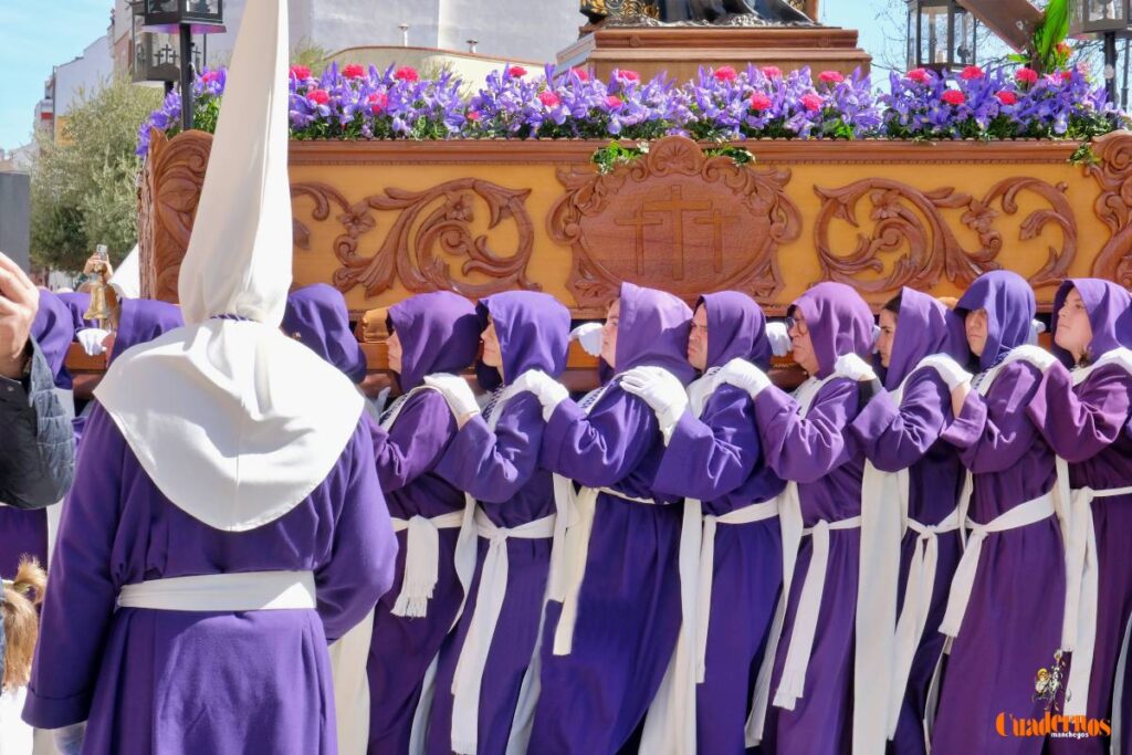 Tomelloso acompaña con fervor el Camino del Calvario en una luminosa mañana de Viernes Santo 9 procesioncaminodelcalvario tomelloso 22