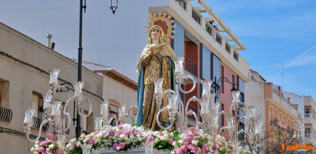 Tomelloso acompaña con fervor el Camino del Calvario en una luminosa mañana de Viernes Santo 10 procesioncaminodelcalvario tomelloso 23
