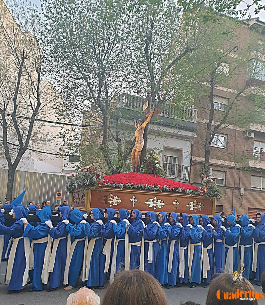 Tomelloso se vuelca con el Entierro de Cristo en una noche de profundo recogimiento y fervor 9 Tomelloso se vuelca con el Entierro de Cristo en una noche de profundo recogimiento y fervor