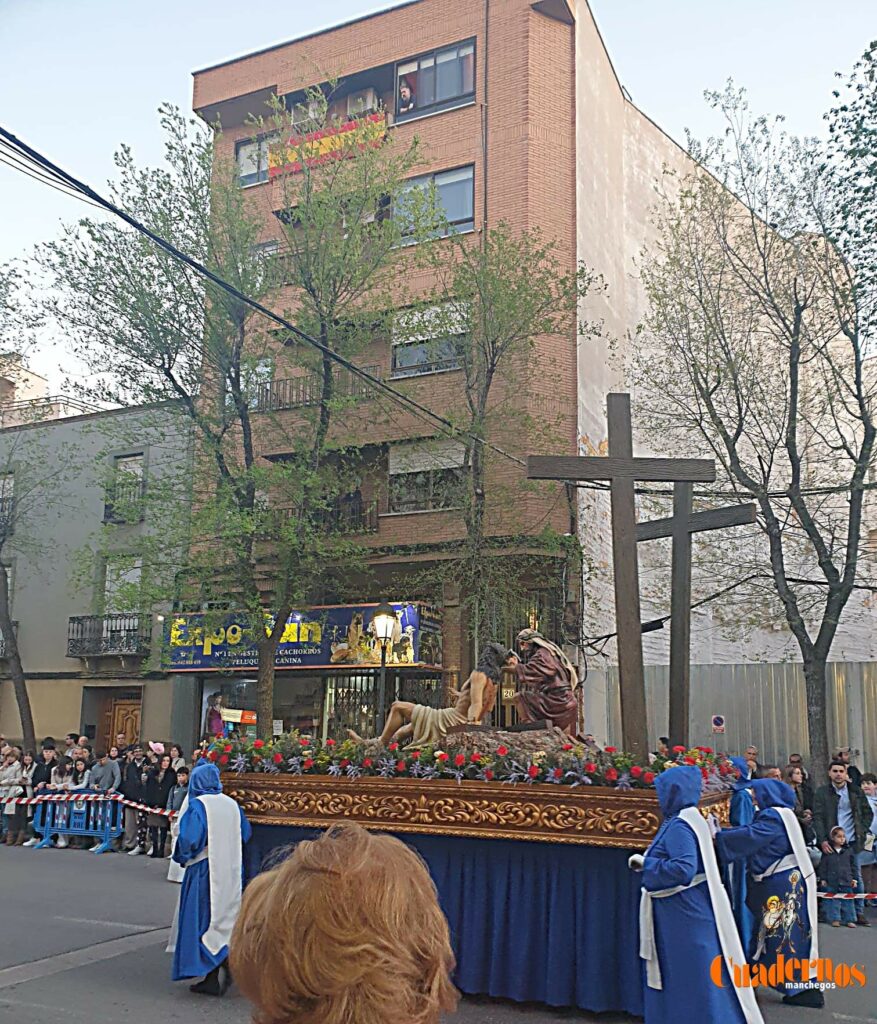 Tomelloso se vuelca con el Entierro de Cristo en una noche de profundo recogimiento y fervor 10 Tomelloso se vuelca con el Entierro de Cristo en una noche de profundo recogimiento y fervor