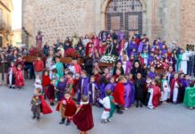El Bonillo destaca la cantera de su Semana Santa con la procesión infantil El Bonillo destaca la cantera de su Semana Santa con la procesión infantil