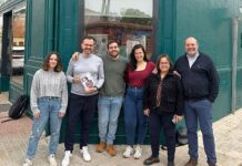 La librería El Rincón de Alba de Tomelloso acoge un encuentro literario con el escritor Carlos Barea La librería El Rincón de Alba de Tomelloso acoge un encuentro literario con el escritor Carlos Barea