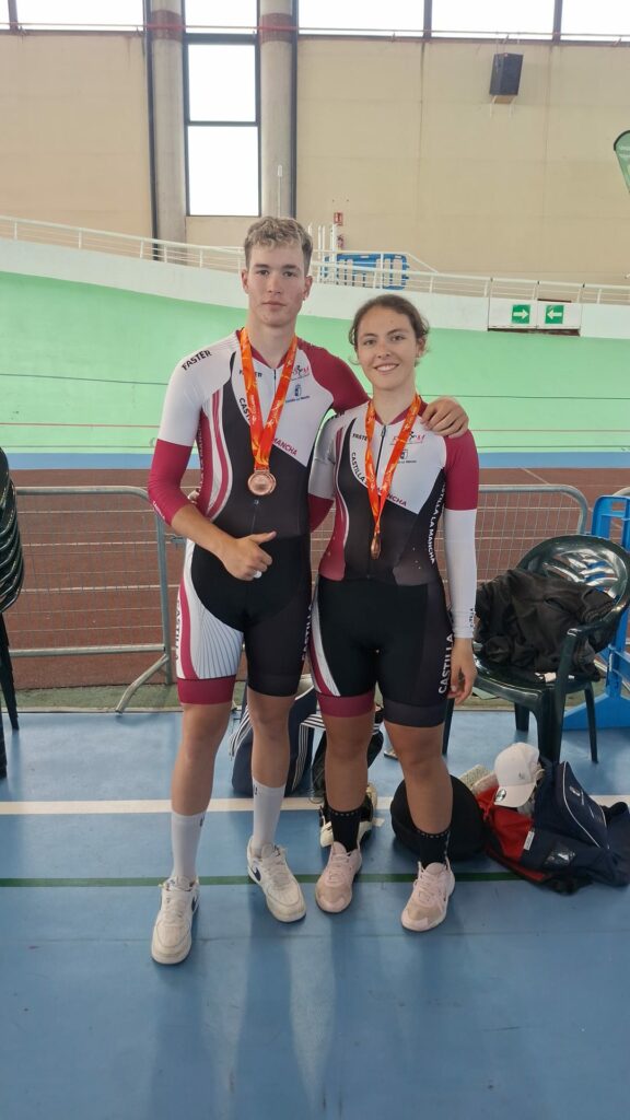 Tres medallas para la selección regional dirigida por Victoriano Cerezo en el Campeonato de España de Pista cadete y junior 3 tresmedallas ciclismo campeonato espana pista 5