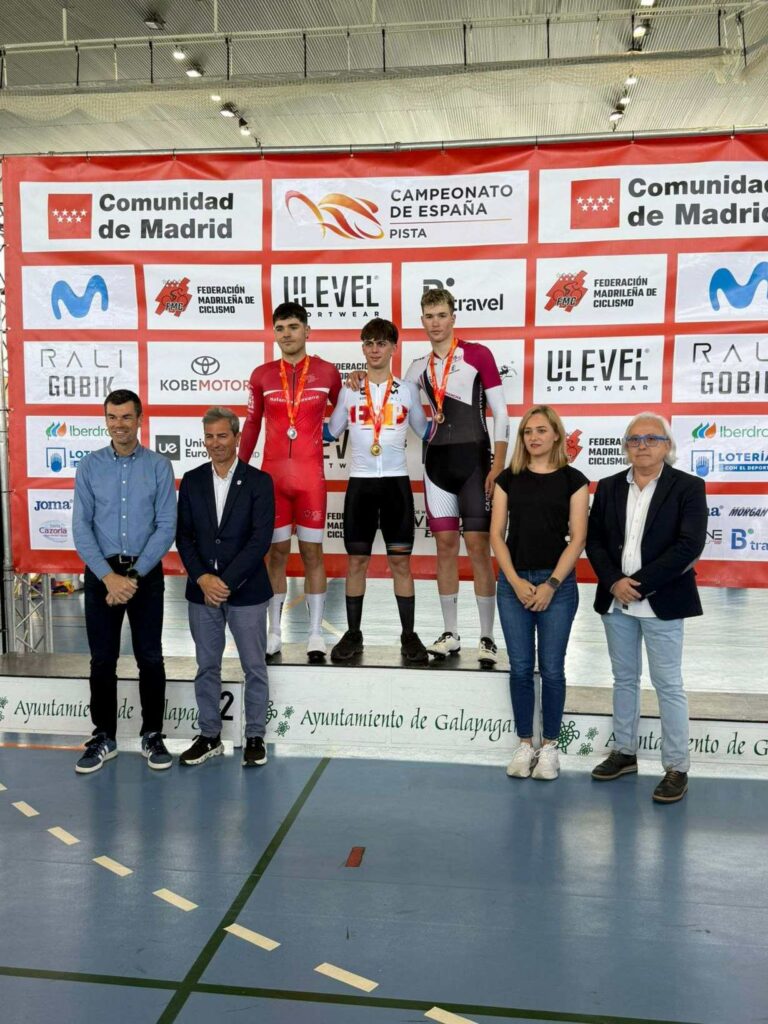 Tres medallas para la selección regional dirigida por Victoriano Cerezo en el Campeonato de España de Pista cadete y junior 2 tresmedallas ciclismo campeonato espana pista