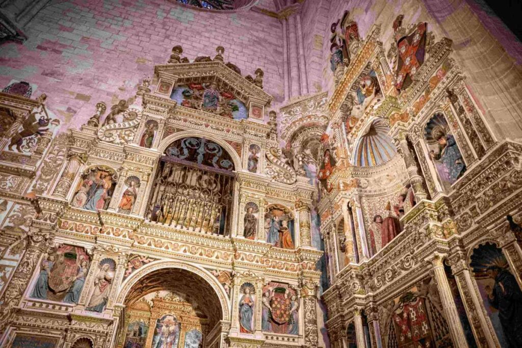 El Ministerio de Cultura invierte un millón de euros en las obras de restauración de la catedral de Sigüenza 2 urtasun siguenza 3