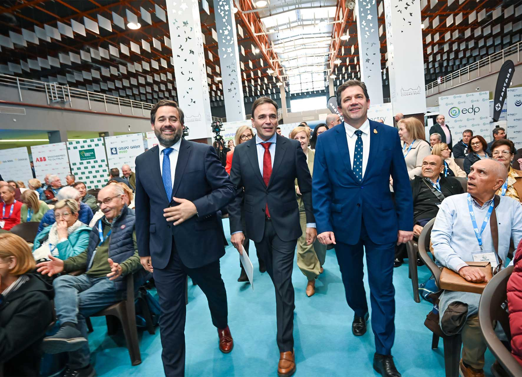 Valverde confía en que del Congreso Nacional de Regantes surja una petición de prórroga de la Directiva Marco del Agua y propuestas garantes para todos los territorios 4 Valverde confía en que del Congreso Nacional de Regantes surja una petición de prórroga de la Directiva Marco del Agua y propuestas garantes para todos los territorios