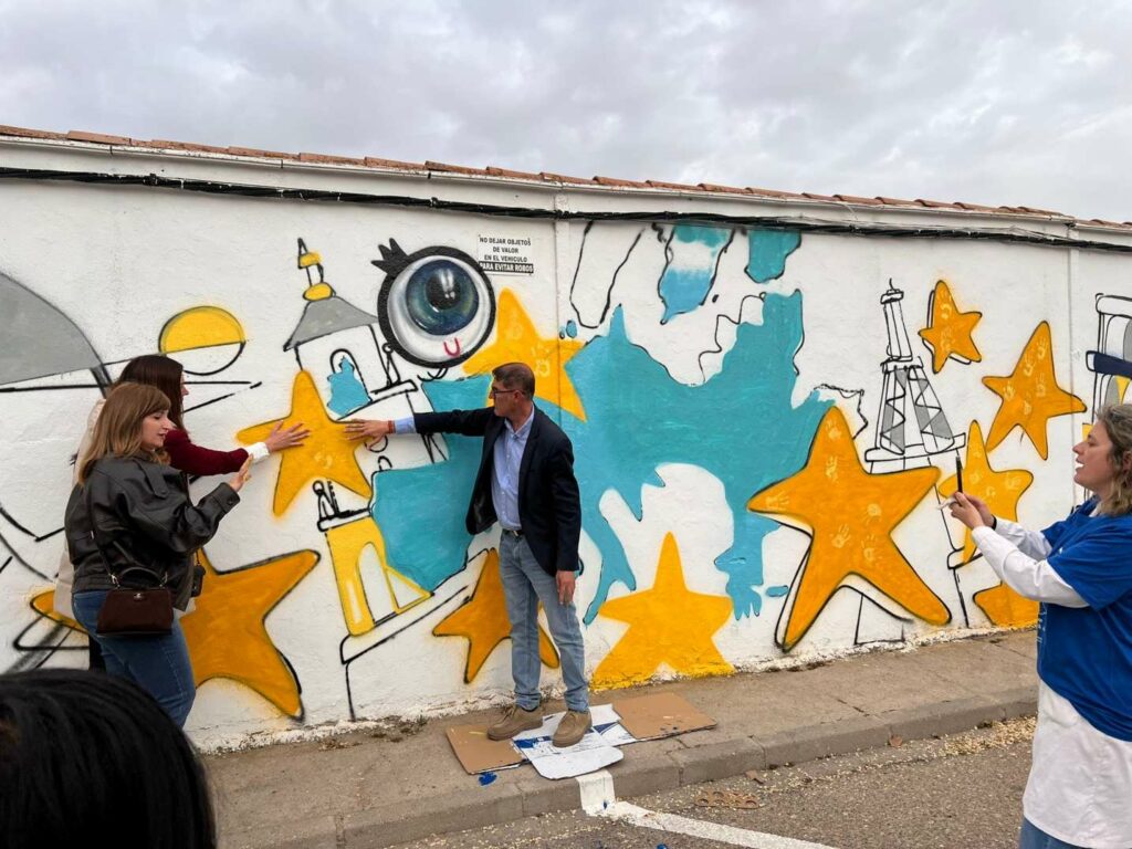 Villacañas acerca Europa a la ciudadanía con un mural participativo en el Complejo Municipal Las Pirámides 2 villacanas europa 3