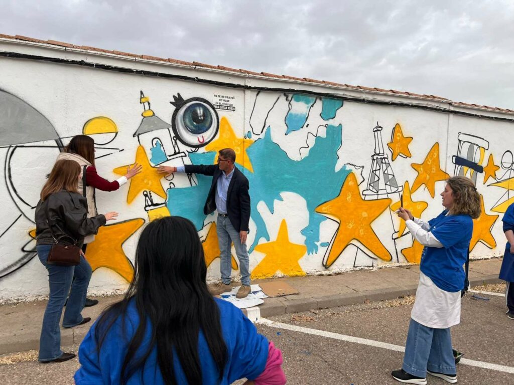 Villacañas acerca Europa a la ciudadanía con un mural participativo en el Complejo Municipal Las Pirámides 4 villacanas europa 5
