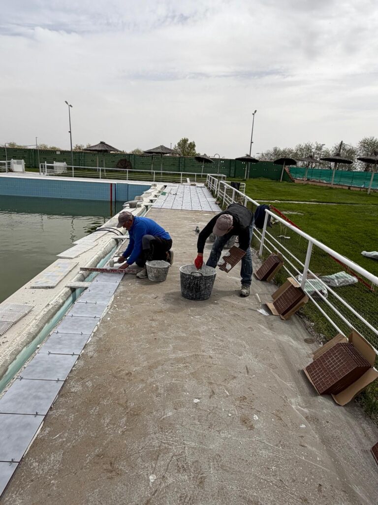 Villacañas mejora la Piscina Municipal con la renovación del pavimento de cara al verano 2026 6 villacanas mejora piscina municipal