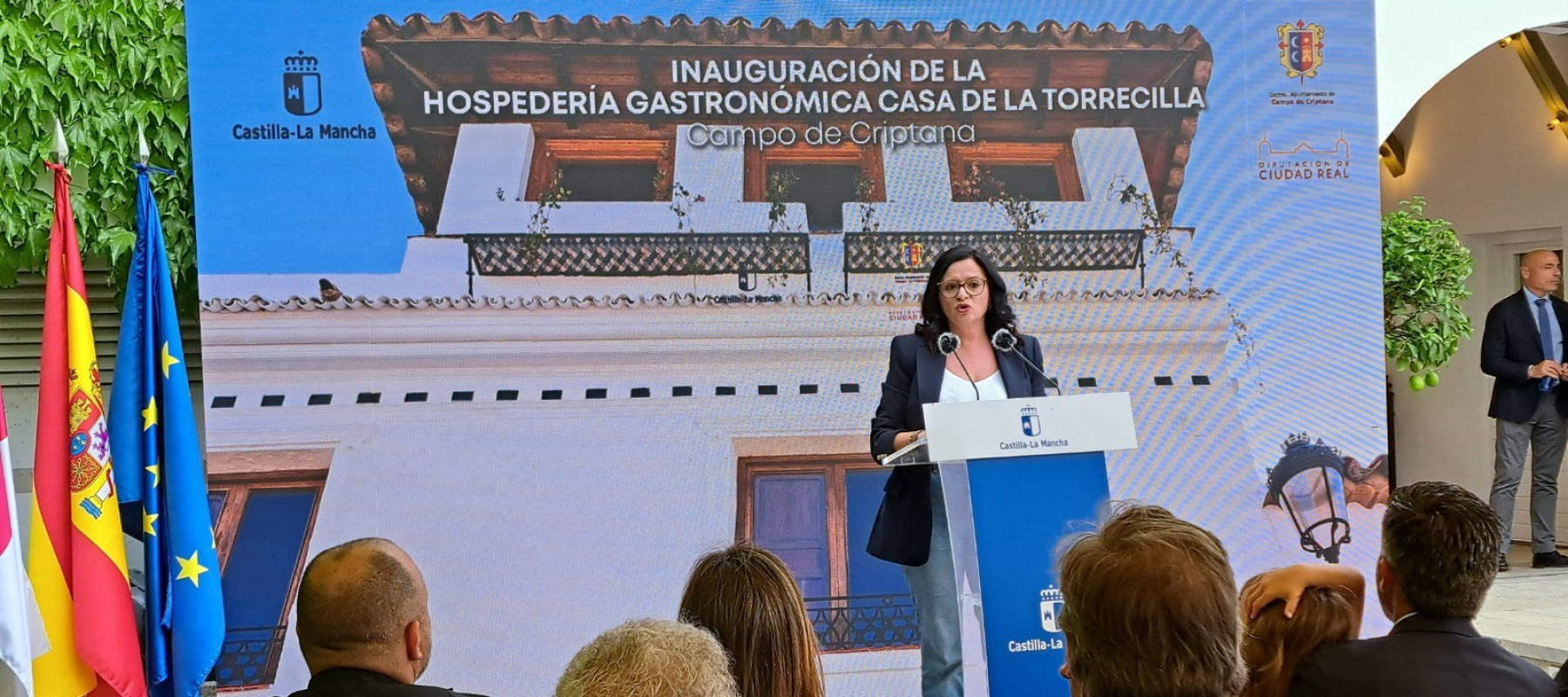 Zarco subraya en Campo de Criptana el papel del turismo y la recuperación del patrimonio como motores frente a la despoblación