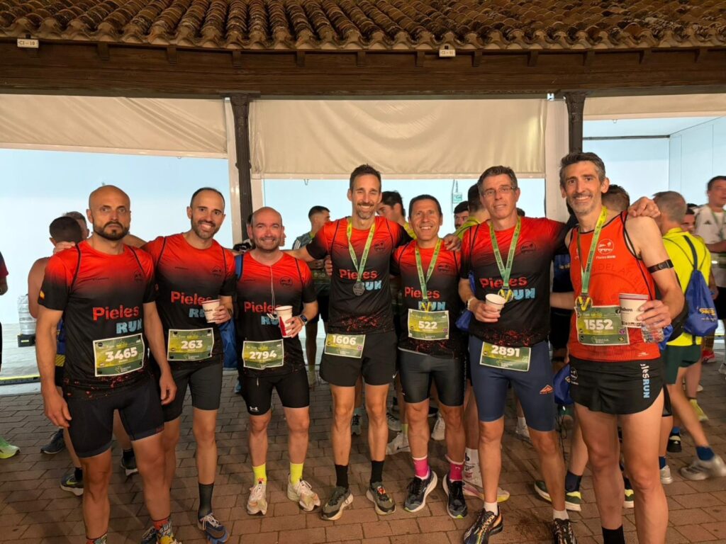 Los Pieles Run conquistan la noche de Albacete en una 10K histórica 4 10k albacete pieles run 2