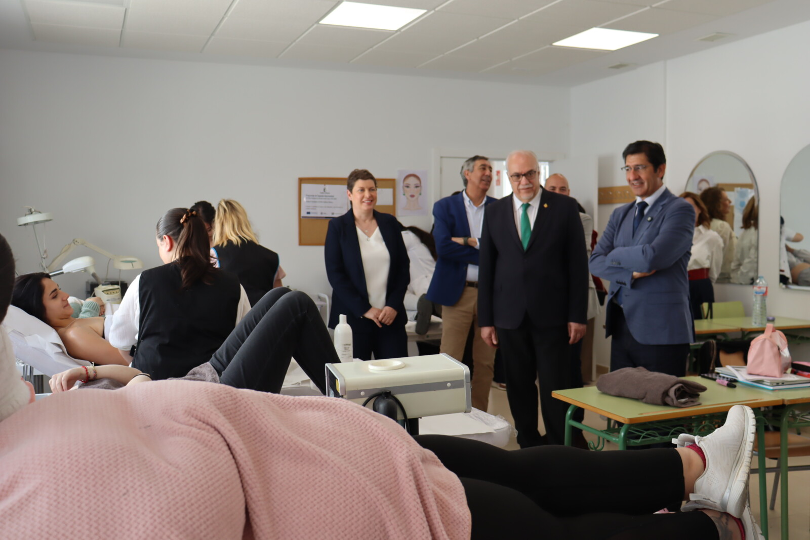 Castilla-La Mancha garantiza el derecho al aprendizaje durante toda la vida desde su red de ense&ntilde;anza para personas adultas