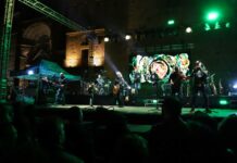 Celtas Cortos llenan otra vez la plaza de la Constitución con un gratificante repaso a sus cuatro décadas de trayectoria Celtas Cortos llenan otra vez la plaza de la Constitución con un gratificante repaso a sus cuatro décadas de trayectoria