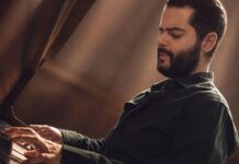 El puertollanense César Muela se estrena al piano con una emotiva balada sobre la pérdida El puertollanense César Muela se estrena al piano con una emotiva balada sobre la pérdida